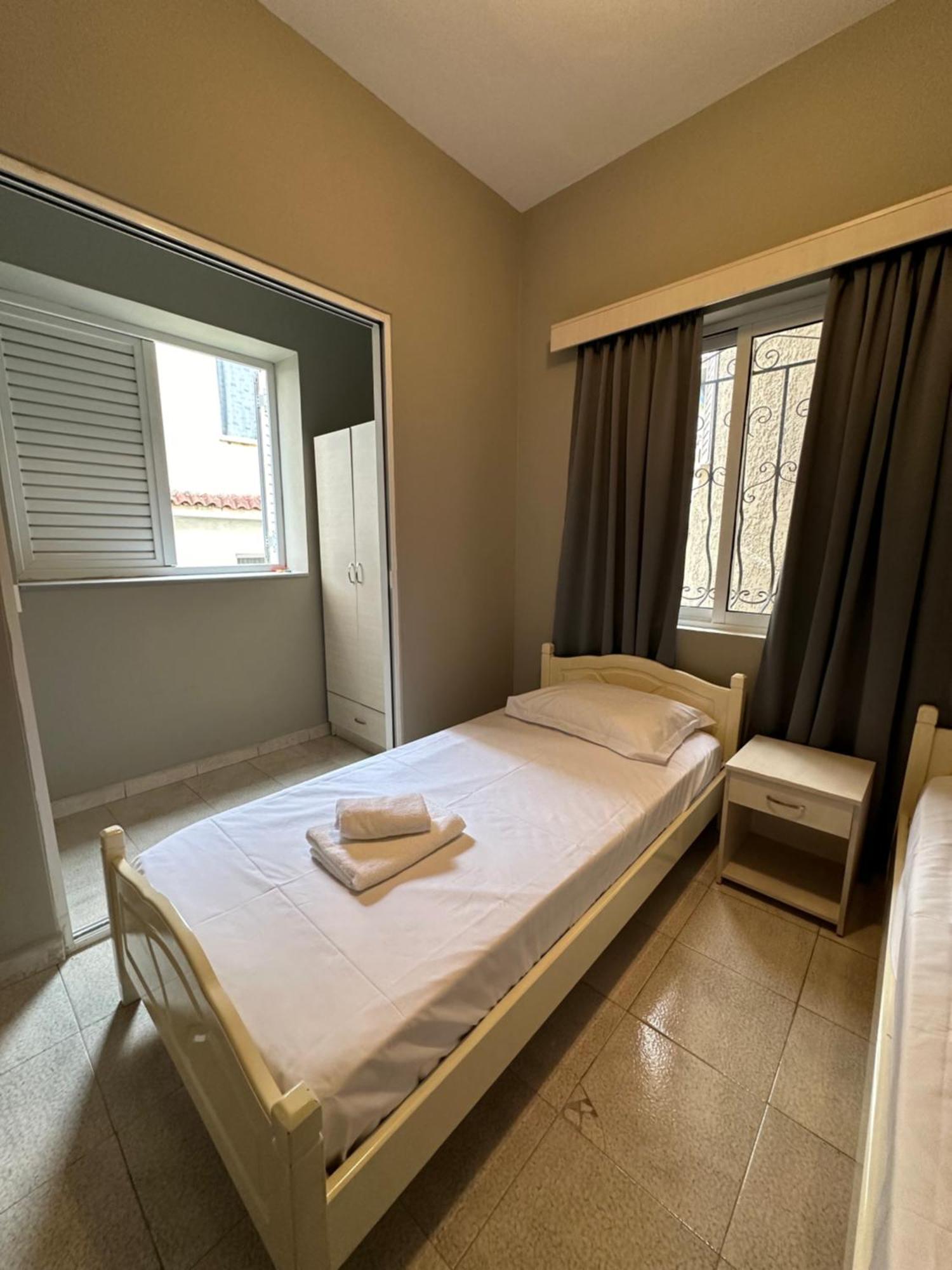 Olivias Apartments City Center Sarandë Exterior foto