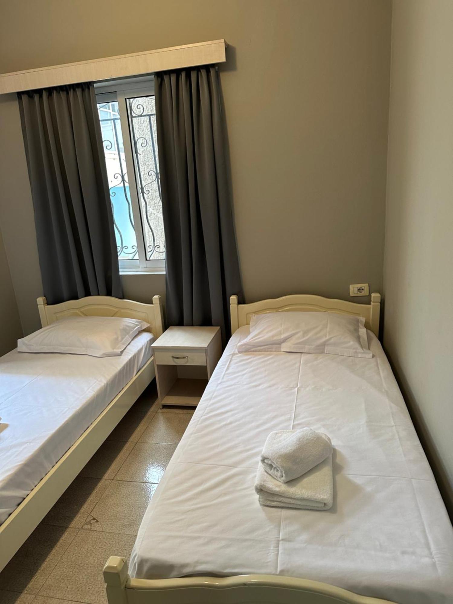 Olivias Apartments City Center Sarandë Exterior foto