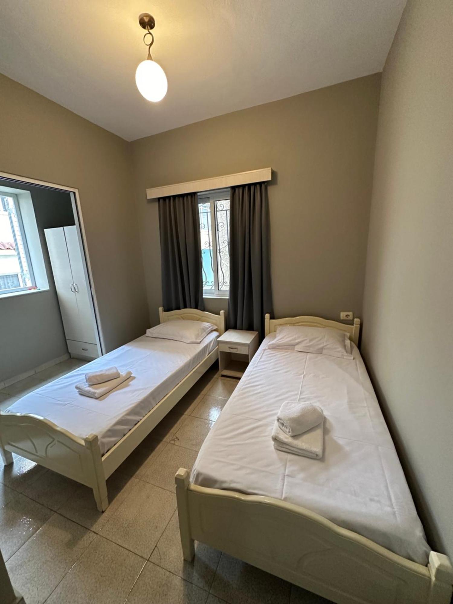 Olivias Apartments City Center Sarandë Exterior foto